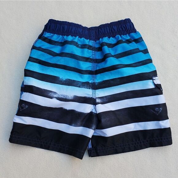 Kanu striped swim trunks Size 4T - Picture 9 of 10